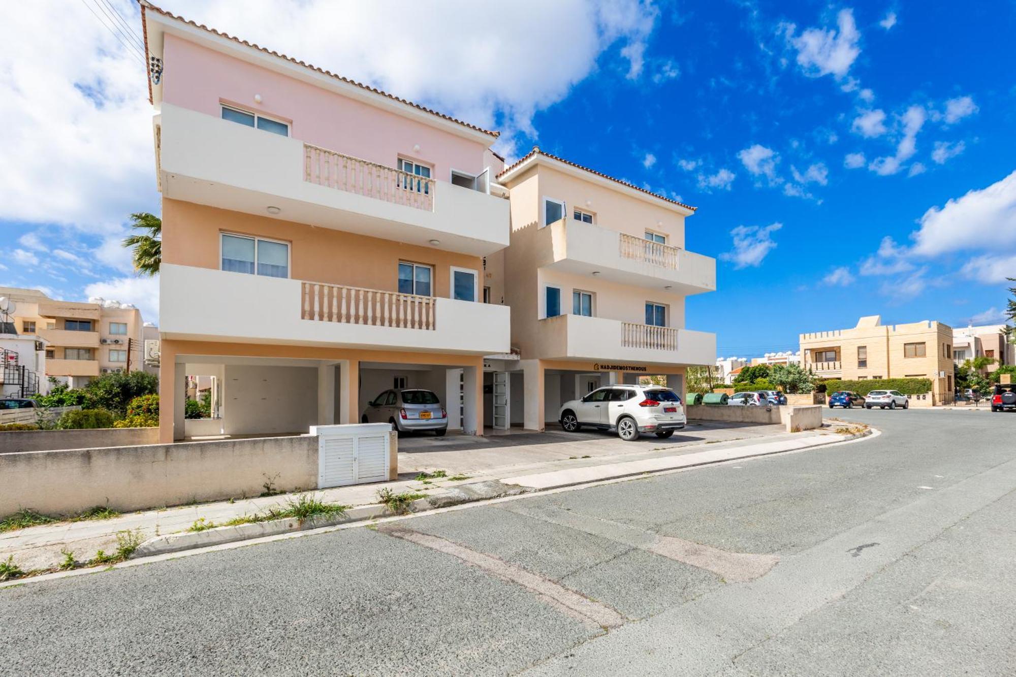 Beautiful 2 Bed Apartment With Great Views In Paphos Exterior photo