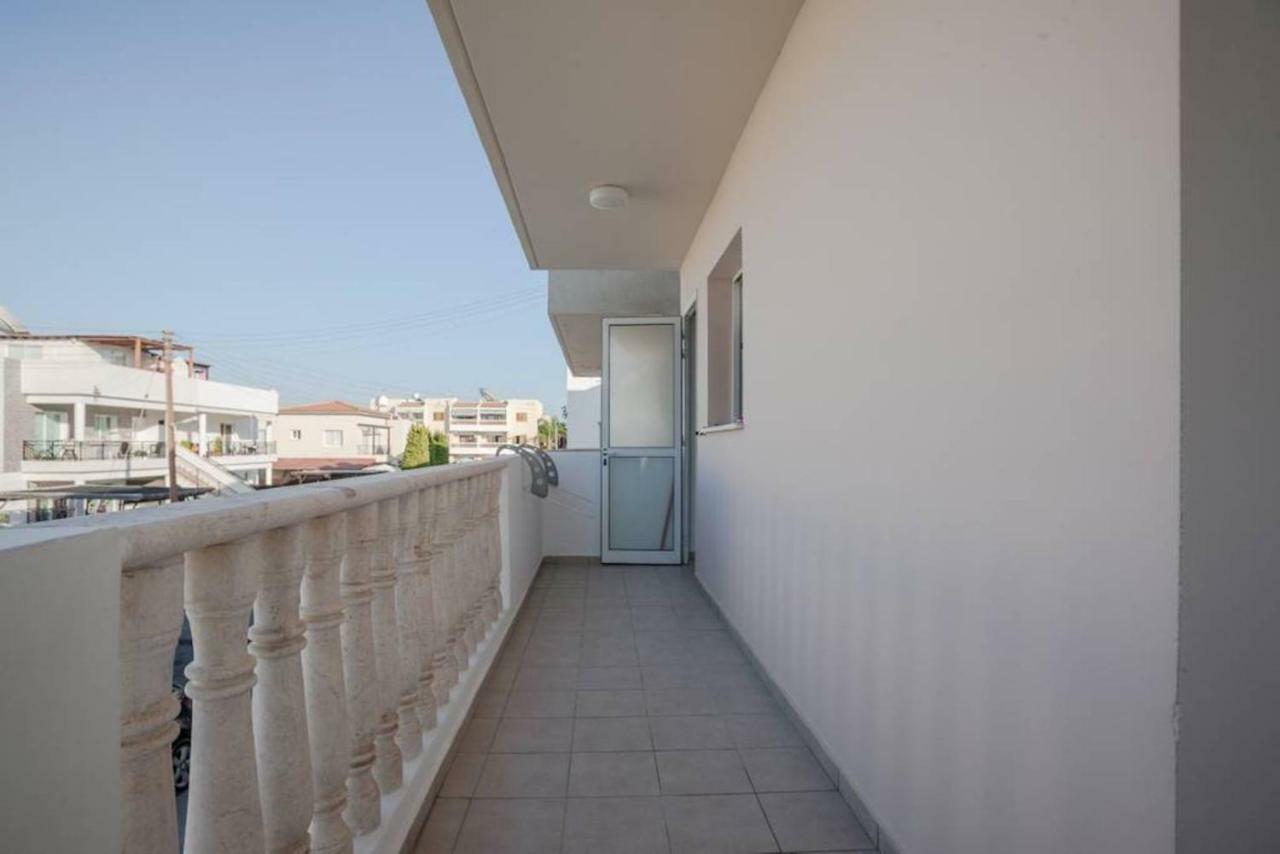 Beautiful 2 Bed Apartment With Great Views In Paphos Exterior photo